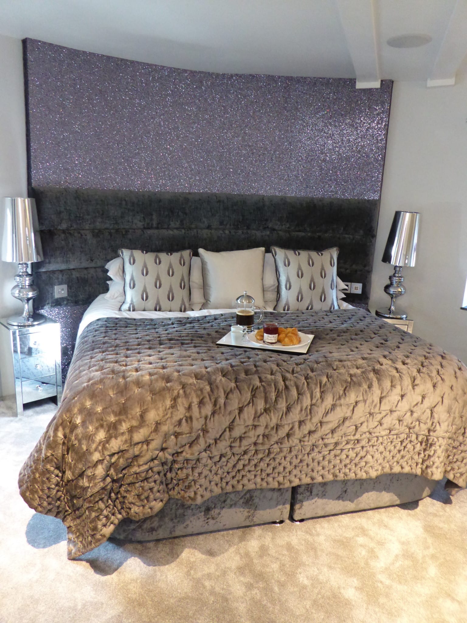 bed Luxury holiday accommodation - sleeping